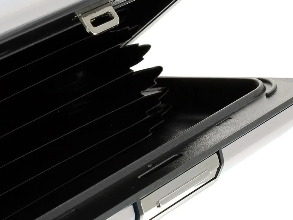 portafoglio_in_alluminio_ogon_design_smart_case_v_silver_5.webp Outlet Ogon Design Portafoglio in alluminio Smart Case V2 Silver